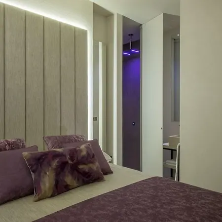 230 Luxury Rome